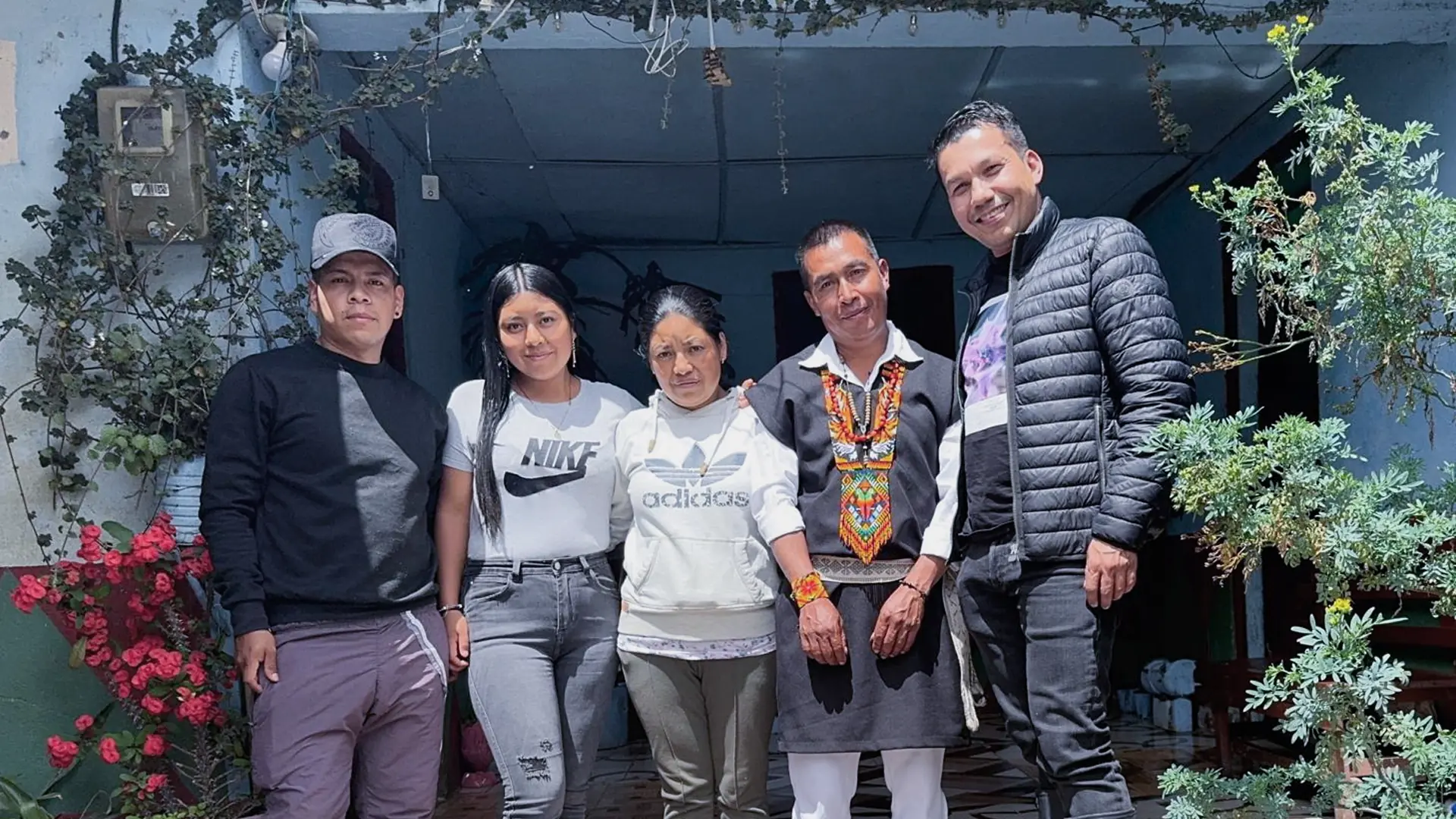 Ueber Uns Hintergrund